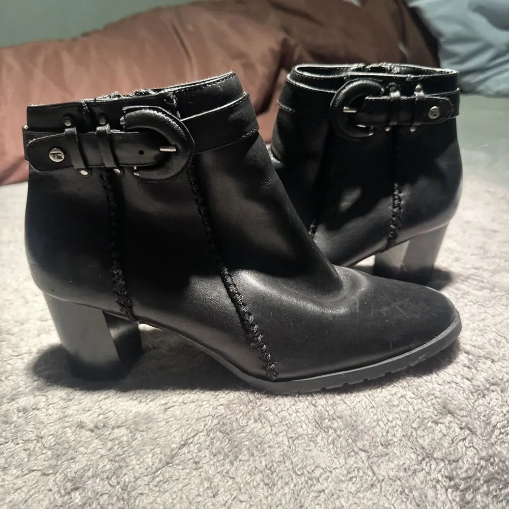 Thom McAn Ianna Black Leather Ankle Boots Western Braided Buckle Y2K Women's 7
